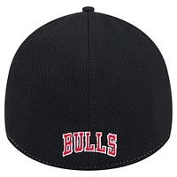 Men's New Era Heather Gray/Black Chicago Bulls Two-Tone 39THIRTY Flex Hat