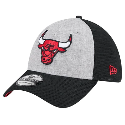 Casquette flex bicolore 39THIRTY New Era pour hommes, gris chiné/noir, Chicago Bulls