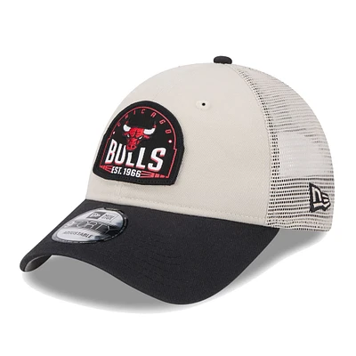 Men's New Era Khaki/Black Chicago Bulls Throwback Patch Trucker 9FORTY Adjustable Hat