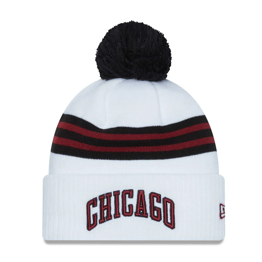 Bonnet en tricot à revers pour homme New Era Chicago Bulls City Edition blanc avec pompon