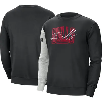 Men's Antigua Heathered Black Chicago Bulls Logo Reward Crossover Neckline Pullover  Sweatshirt