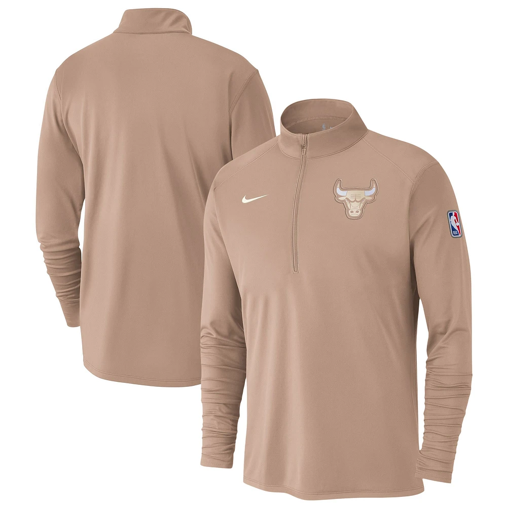 Haut Nike Tan Chicago Bulls 2024/25 City Edition Authentic Coaches Performance à demi-zip pour homme