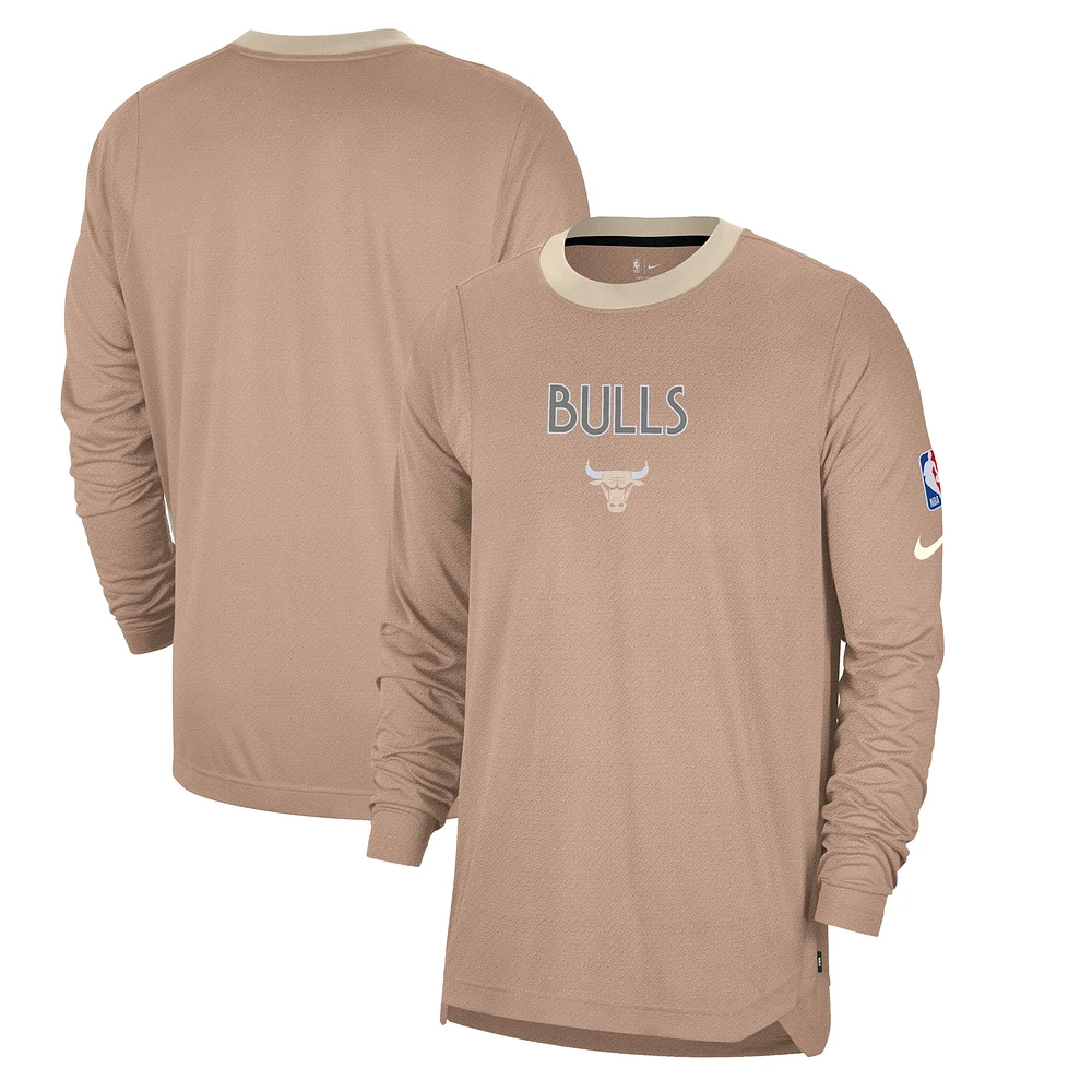 T-shirt de tir à manches longues Nike Tan Chicago Bulls 2024/25 City Edition Authentic Pregame Performance pour homme