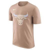 T-shirt Nike Tan Chicago Bulls City Edition Essential Logo pour homme 2024/25