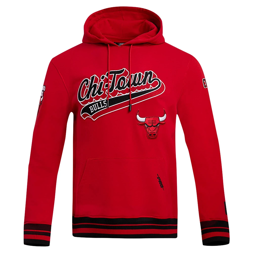 Men's Pro Standard Red Chicago Bulls Script Tail Pullover Hoodie