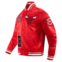 Veste à boutons-pression en satin sublimé Pro Standard Red Chicago Bulls pour homme