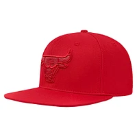 Casquette Snapback triple ton sur ton Pro Standard Red Chicago Bulls pour hommes