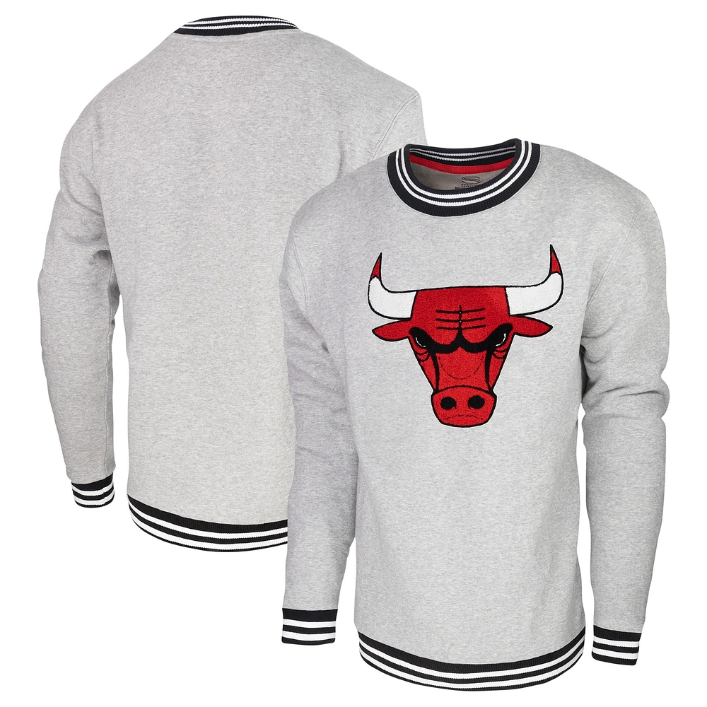 Sweat-shirt Stadium Essentials gris chiné pour hommes des Chicago Bulls Club Level