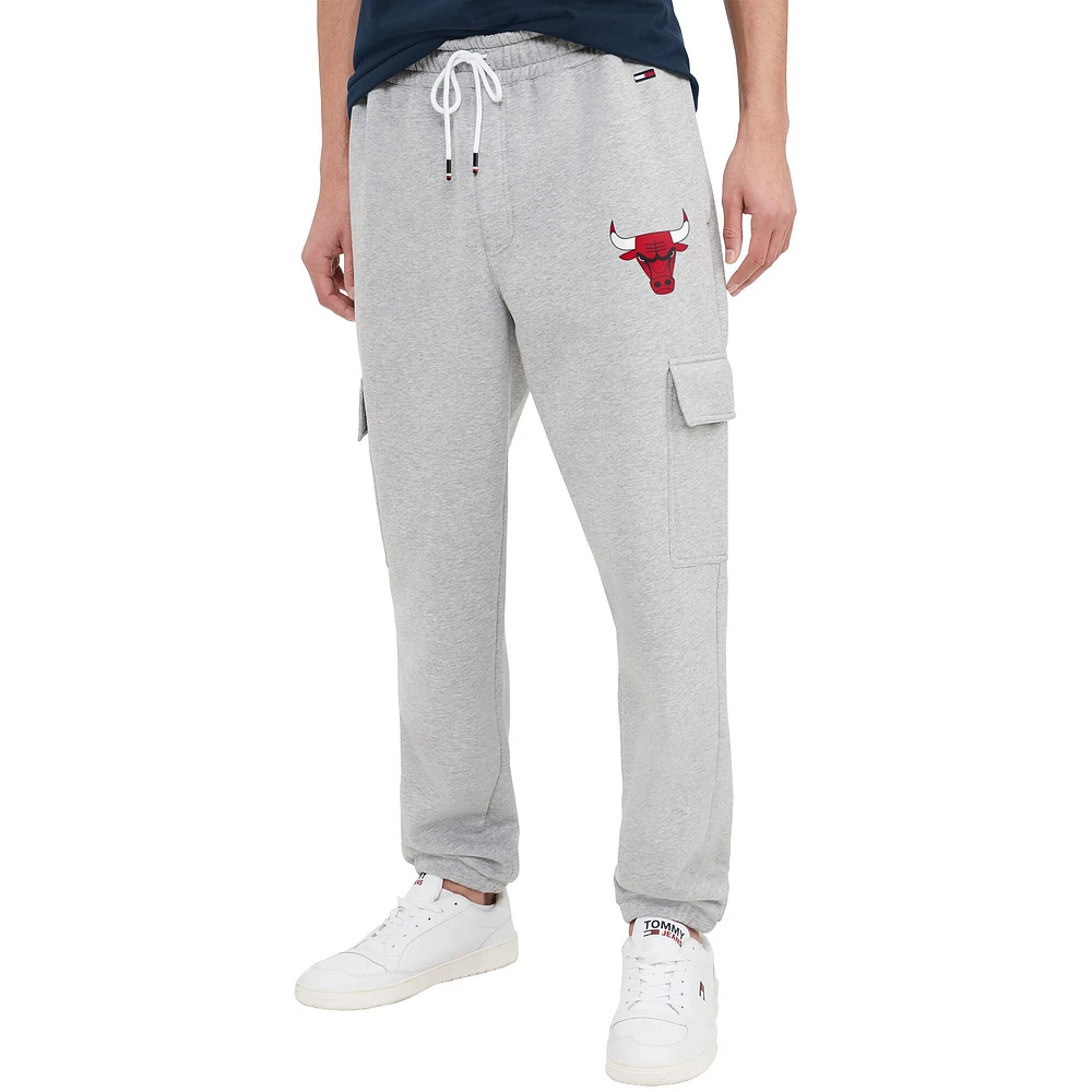 Pantalon de jogging Tommy Jeans gris Chicago Bulls Frankie Cargo pour hommes