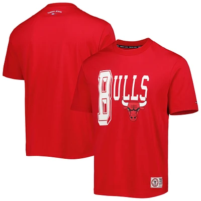 T-shirt Tommy Jeans Chicago Bulls Mel Varsity rouge pour homme