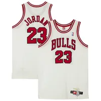 Mitchell & Ness Men's 1992 Chicago Bulls Michael Jordan White Hardwood  Classics Swingman Jersey