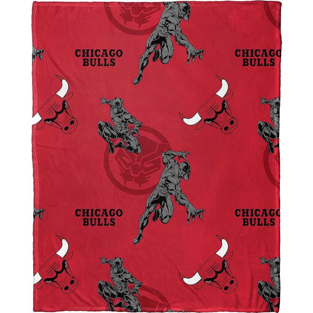 Northwest x Disney Chicago Bulls Black Panther Hugger Pillow & Throw Blanket Set