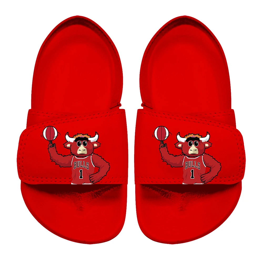 Sandales à glissière avec mascotte des Chicago Bulls rouges ISlide pour tout-petits