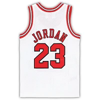 Maillot authentique Mitchell & Ness Michael Jordan Chicago Bulls 1997/98 Hardwood Classics pour tout-petit