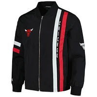 Blouson aviateur unisexe The Wild Collective noir Chicago Bulls Stitch Applique entièrement zippé