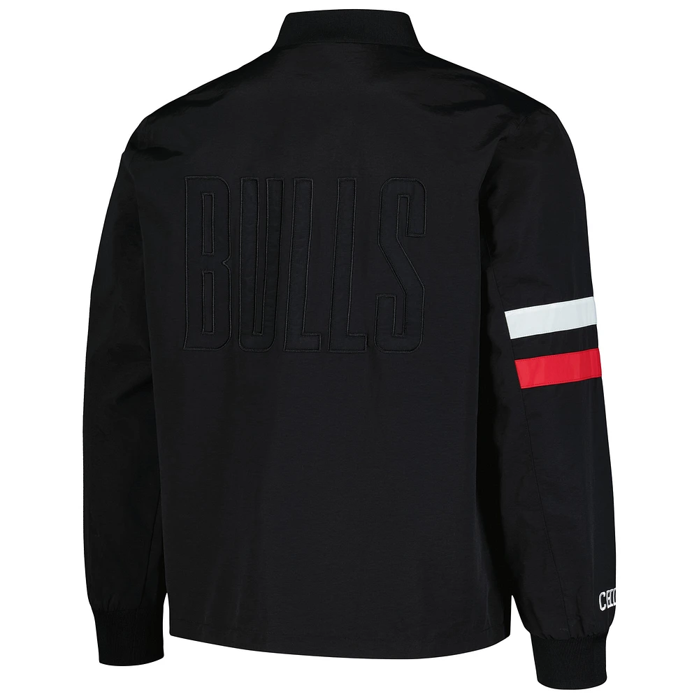 Blouson aviateur unisexe The Wild Collective noir Chicago Bulls Stitch Applique entièrement zippé