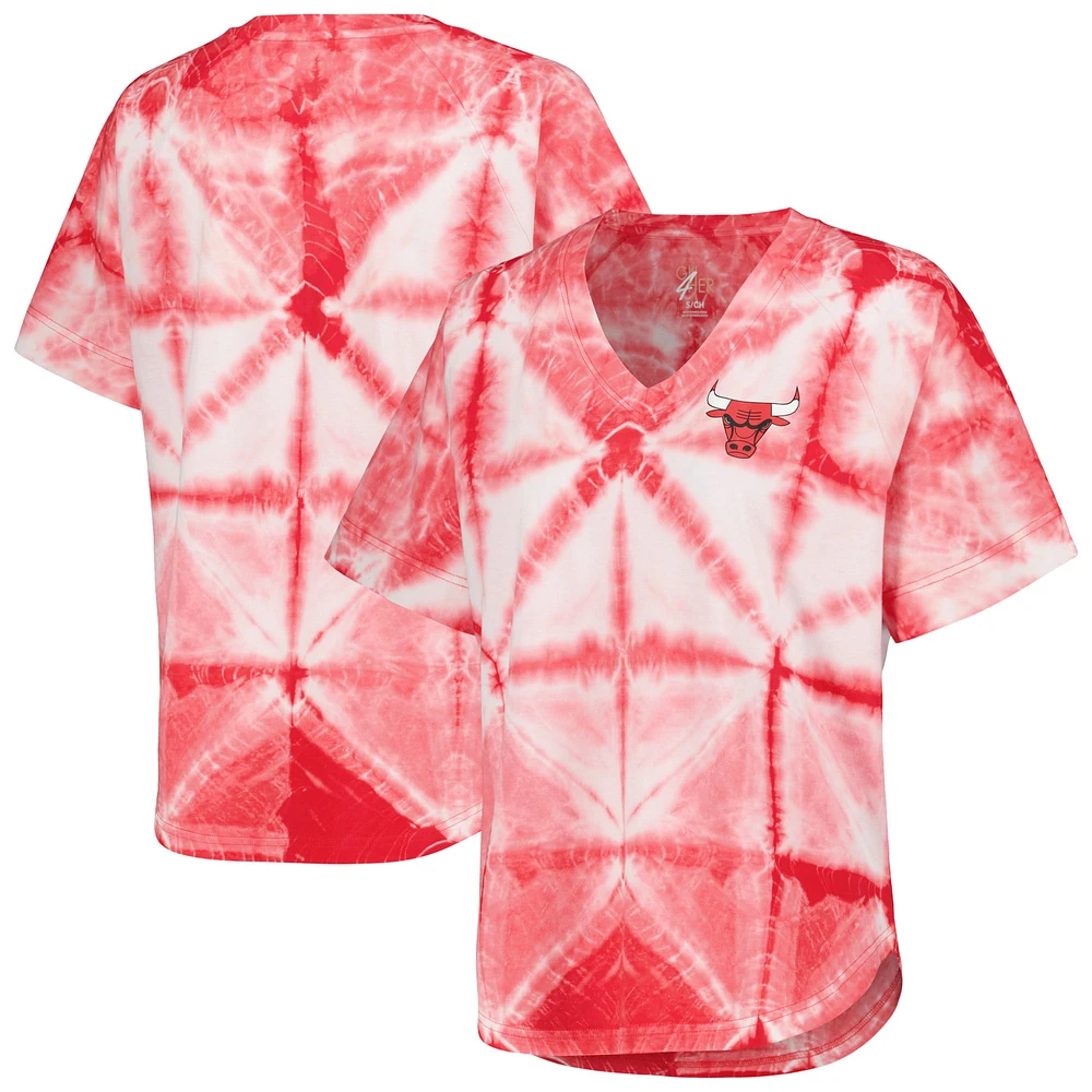 T-shirt surdimensionné à col en V tie-dye raglan G-III 4Her par Carl Banks pour femmes Red Chicago Bulls Tournament