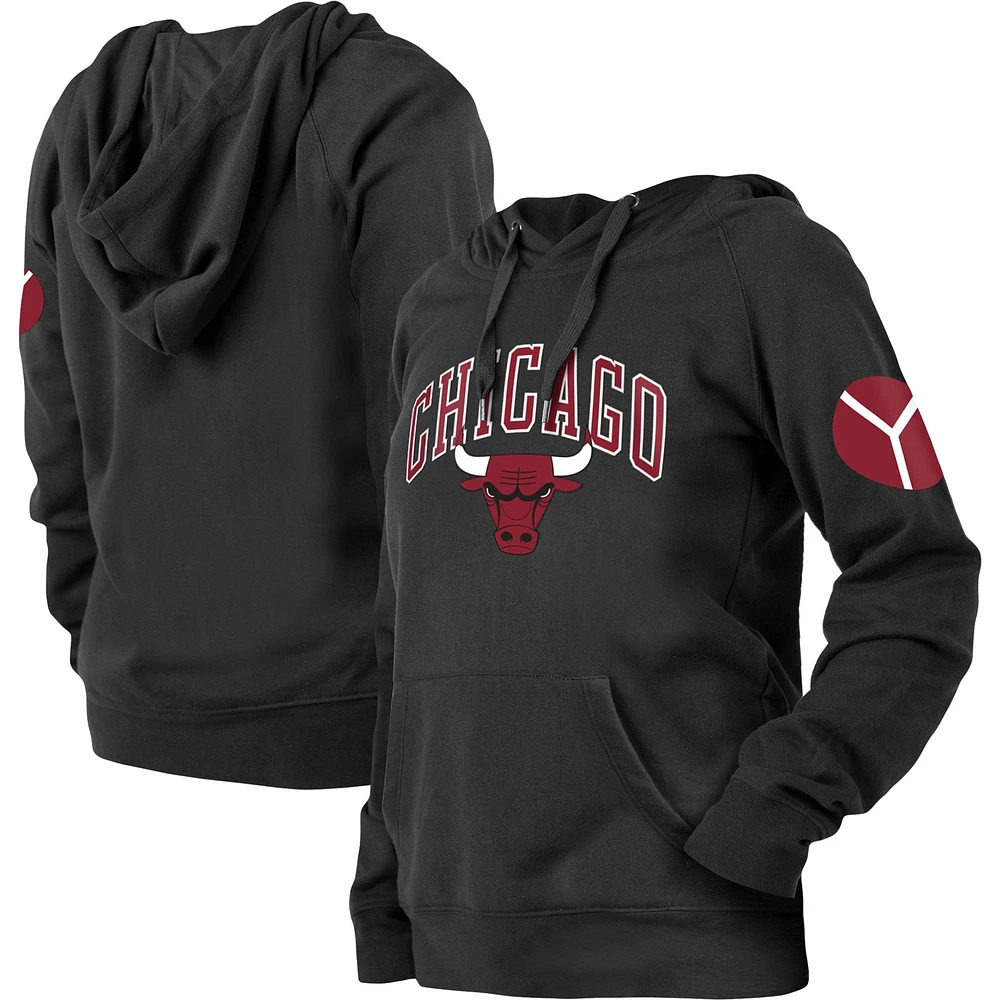 Sweat à capuche raglan noir New Era Chicago Bulls 2022/23 City Edition pour femme