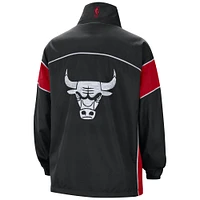 Veste entièrement zippée Nike Black Chicago Bulls 2023/24 City Edition Courtside Swoosh Fly pour femme