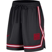 Women's Nike Black Chicago Bulls Sideline Fly Crossover Performance Shorts