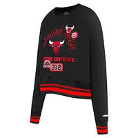 Sweat-shirt court Pro Standard noir pour femme Chicago Bulls Area Code