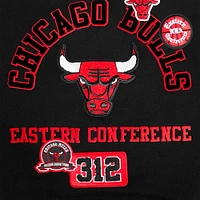 Sweat-shirt court Pro Standard noir pour femme Chicago Bulls Area Code