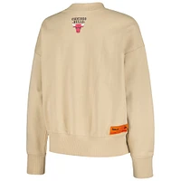 Sweat-shirt surdimensionné et confortable à col montant Qore Cream Chicago Bulls pour femmes