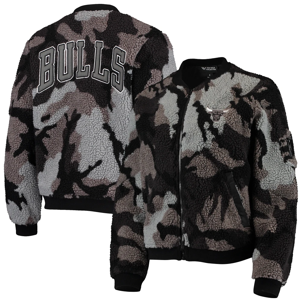 Blouson aviateur noir à glissière intégrale The Wild Collective Chicago Bulls Camo Sherpa pour femme