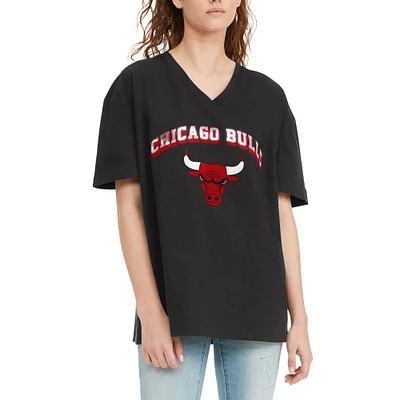 T-shirt à col en V Ashley des Chicago Bulls de Tommy Jeans pour femme, noir