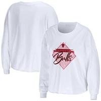 Women's WEAR by Erin Andrews White Chicago Bulls Cropped Long Sleeve T-Shirt