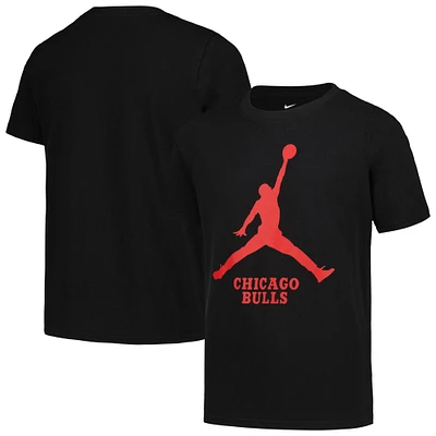 T-shirt Jordan Brand noir avec logo Jumpman essentiel des Chicago Bulls pour jeunes