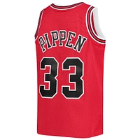 Youth Mitchell & Ness Scottie Pippen Red Chicago Bulls 1997-98 Hardwood Classics Swingman Jersey