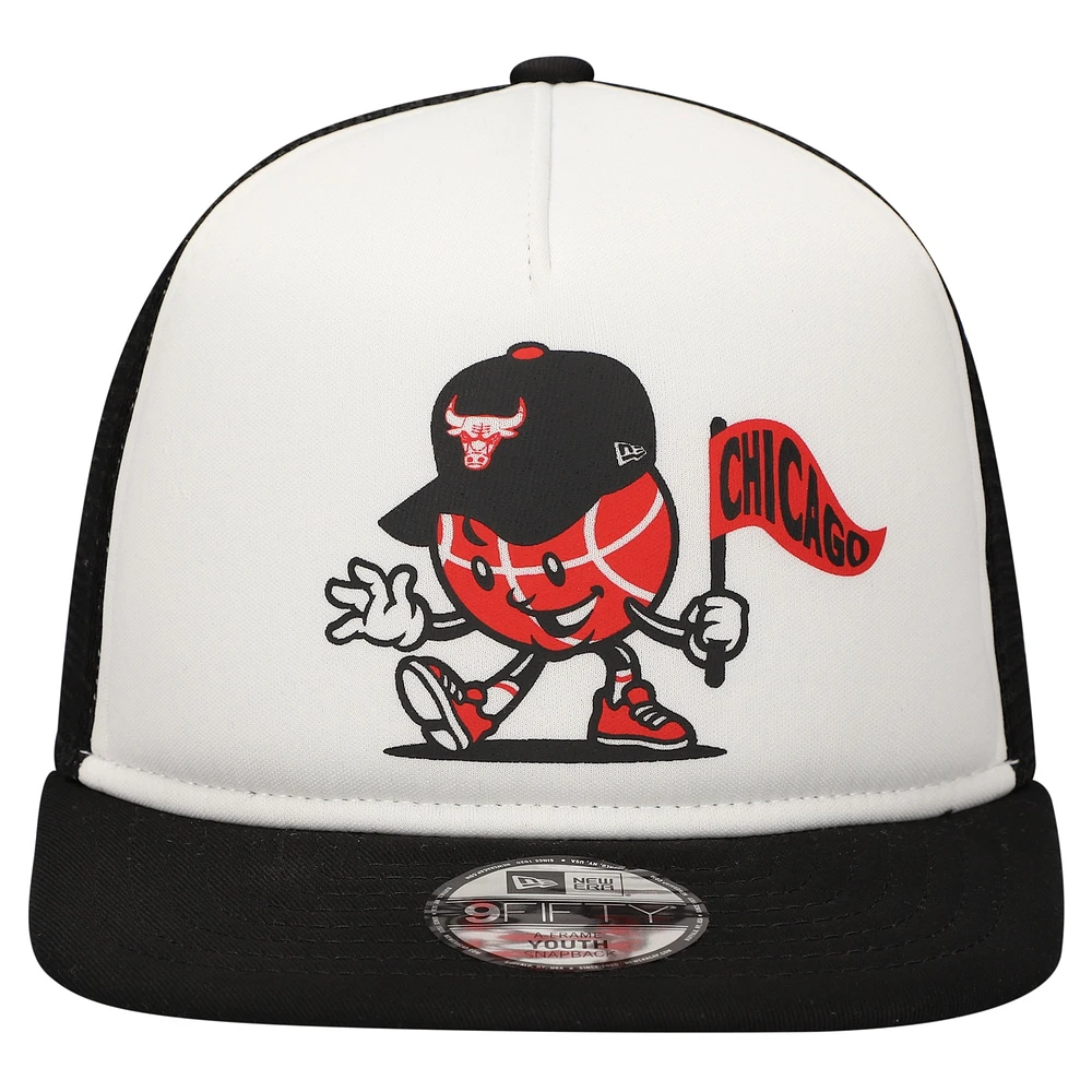 Youth New Era White/Black Chicago Bulls Court Sport Mascot 9FIFTY Snapback Hat