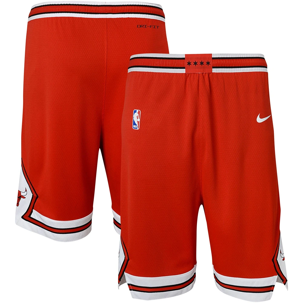 Short Nike rouge Chicago Bulls Icon Edition en maille Performance Swingman pour jeune