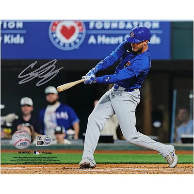 Photographie autographiée de 8" x 10" de Cody Bellinger des Chicago Cubs lors du Royal Jersey Swing