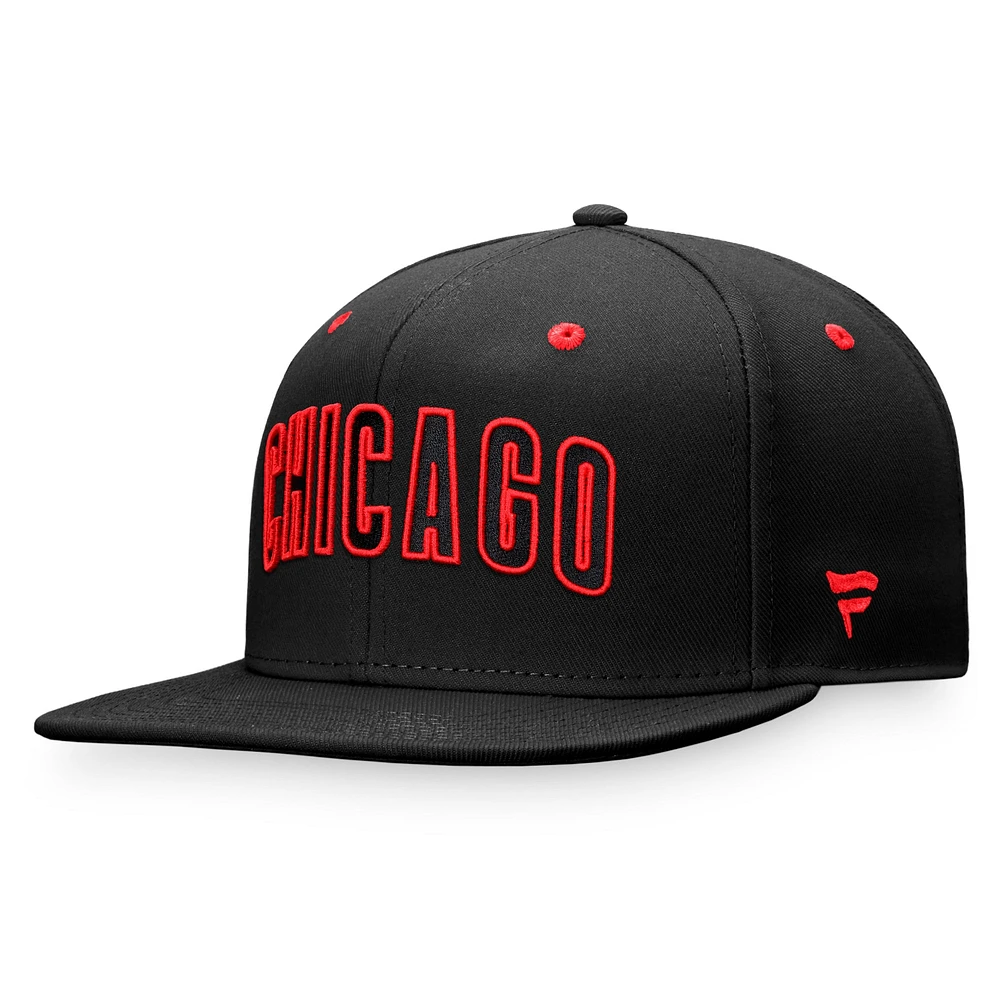 Casquette ajustée noire avec le mot-symbole emblématique des Chicago Cubs Fanatics pour hommes