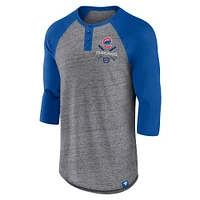 T-shirt à manches 3/4 raglan Henley fanatiques pour hommes gris chiné/royal Chicago Cubs emblématique au-dessus de la chaleur