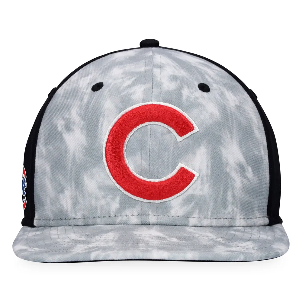 Men's Majestic Gray Chicago Cubs Smoke Dye Snapback Hat