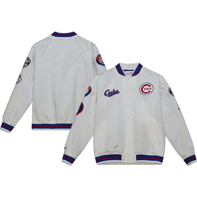 Veste universitaire en satin à boutons-pression pour hommes Mitchell & Ness - Collection City Cubs de Chicago, blanc