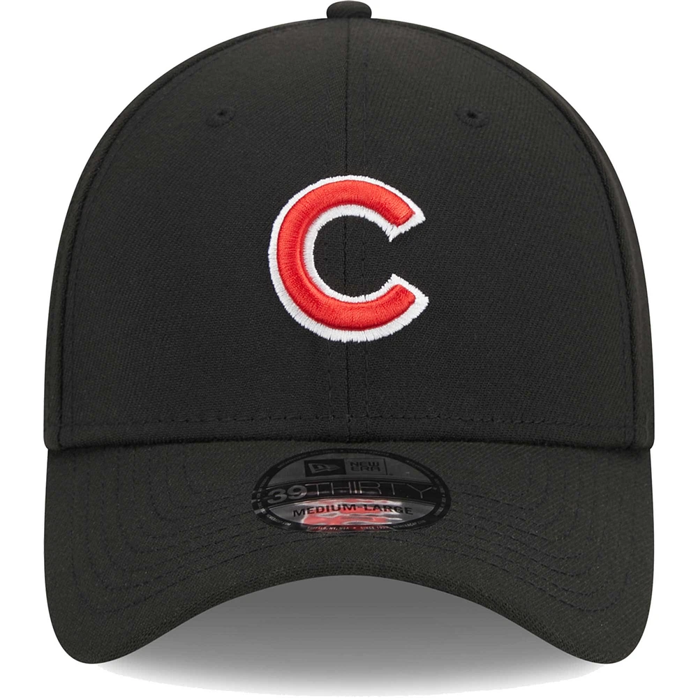 Men's New Era Black Chicago Cubs Logo 39THIRTY Flex Hat