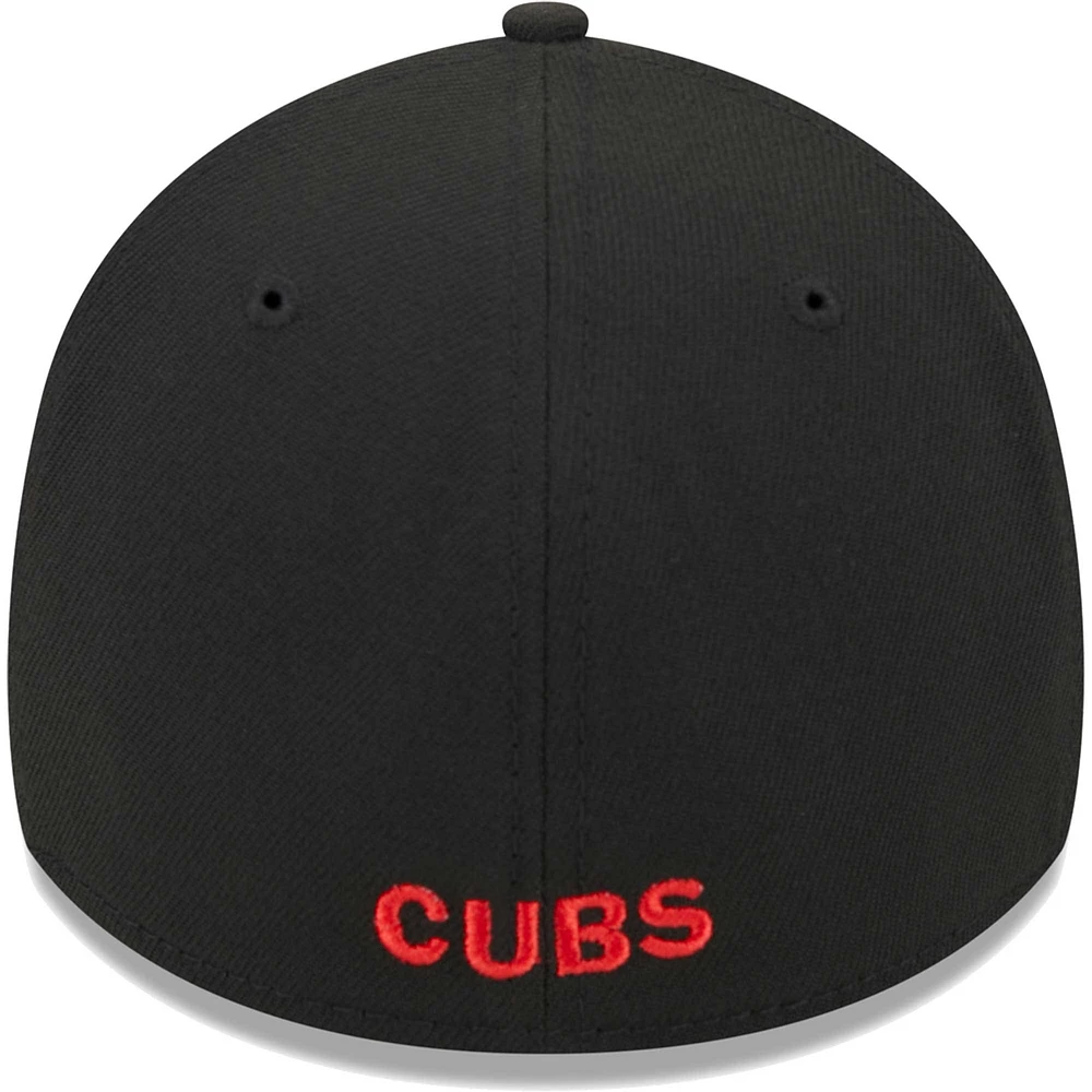 Men's New Era Black Chicago Cubs Logo 39THIRTY Flex Hat