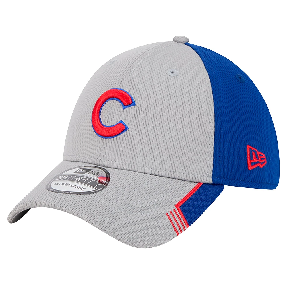 Casquette flexible 39THIRTY à bordure de visière des Chicago Cubs New Era pour hommes, gris/royal