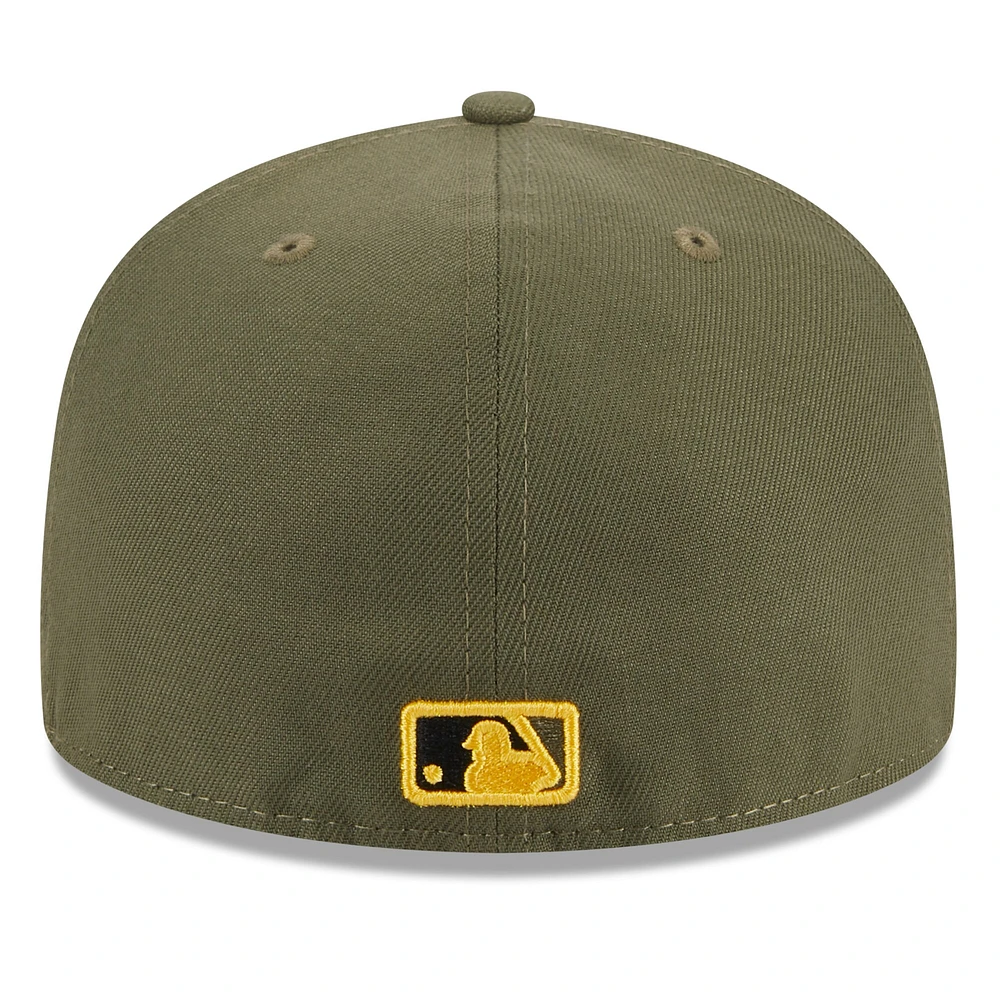 Casquette ajustée New Era Chicago Cubs 2023 Armed Forces Day On-Field 59FIFTY verte pour homme