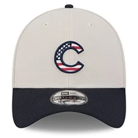 Men's New Era  Khaki/Black Chicago Cubs 2024 Fourth of July 39THIRTY Flex Hat