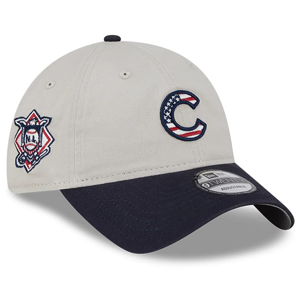 Casquette réglable New Era kaki/noir Chicago Cubs 2024 4 juillet 9TWENTY pour hommes