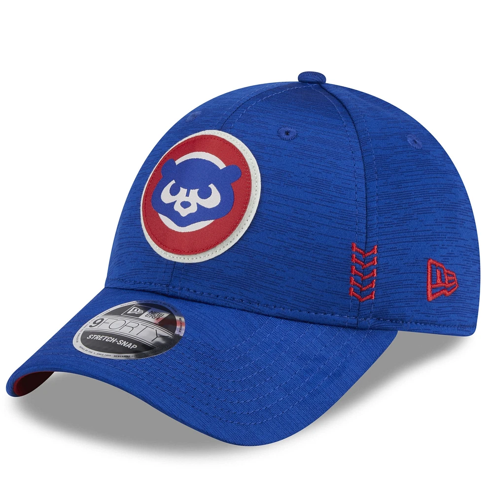 Casquette ajustable Royal Chicago Cubs 2024 Clubhouse 9FORTY New Era pour homme