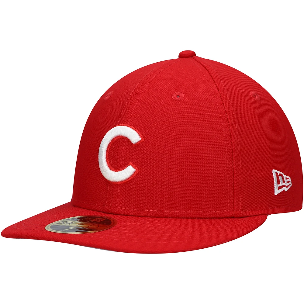 Casquette ajustée 59FIFTY à profil bas des Chicago Cubs Scarlet de New Era pour homme