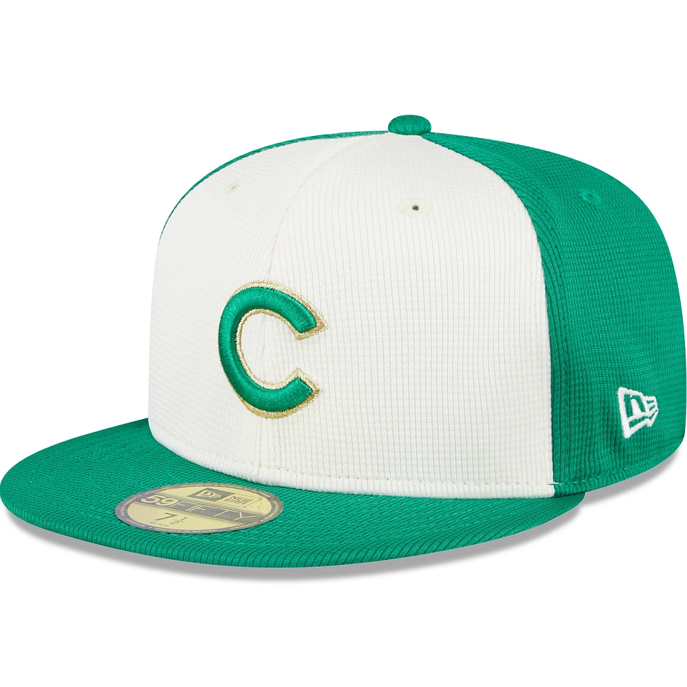 Casquette ajustée 59FIFTY pour la Saint-Patrick 2024 des Chicago Cubs New Era, blanc/vert, hommes