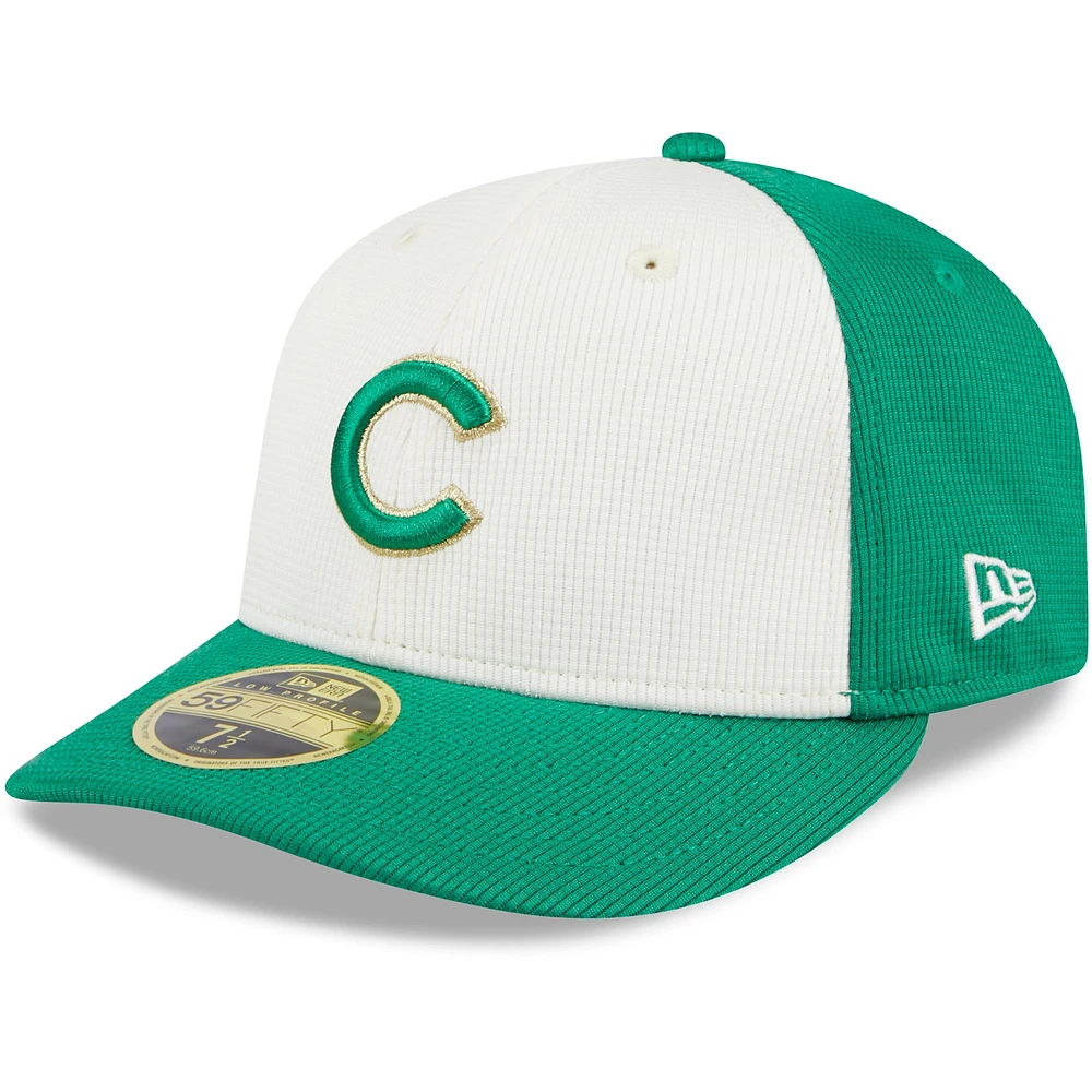 Casquette ajustée 59FIFTY Low Profile pour hommes des Chicago Cubs 2024 de la Saint-Patrick New Era, blanc/vert