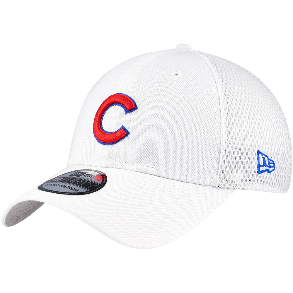 Casquette flexible REPREVE Neo 39THIRTY blanche des Chicago Cubs New Era pour hommes